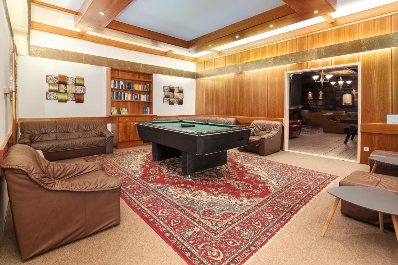 West Apartment *