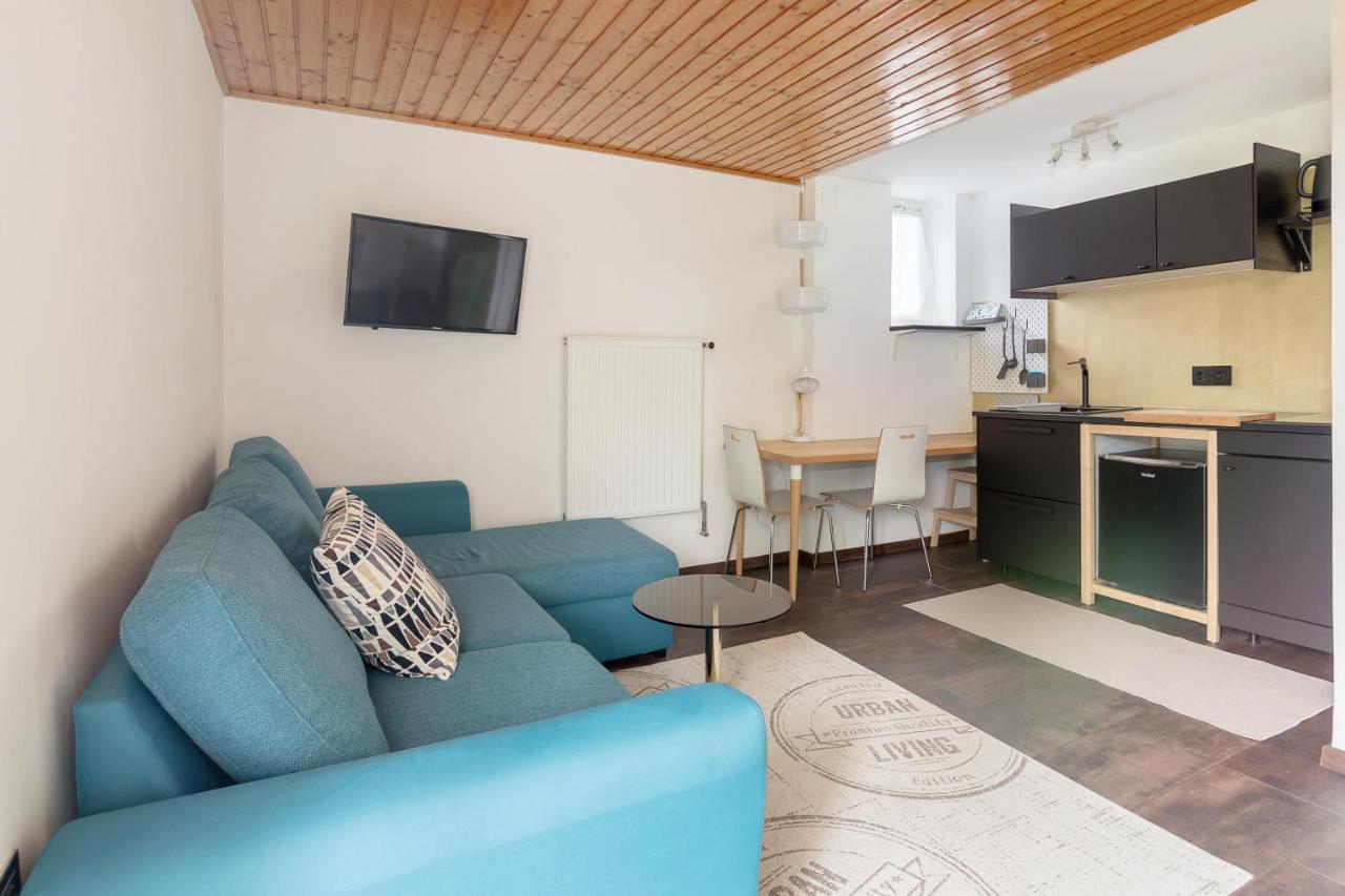 Apartment West *