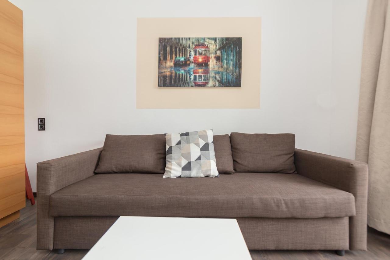 West Apartment *